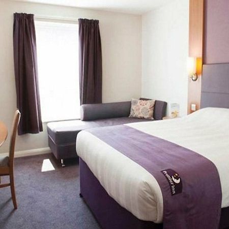 Premier Inn イブシャム エクステリア 写真