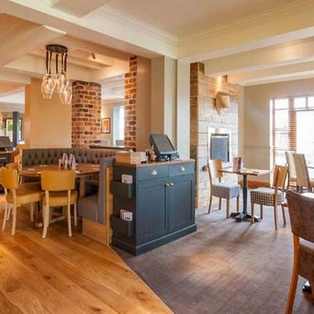 Premier Inn イブシャム エクステリア 写真