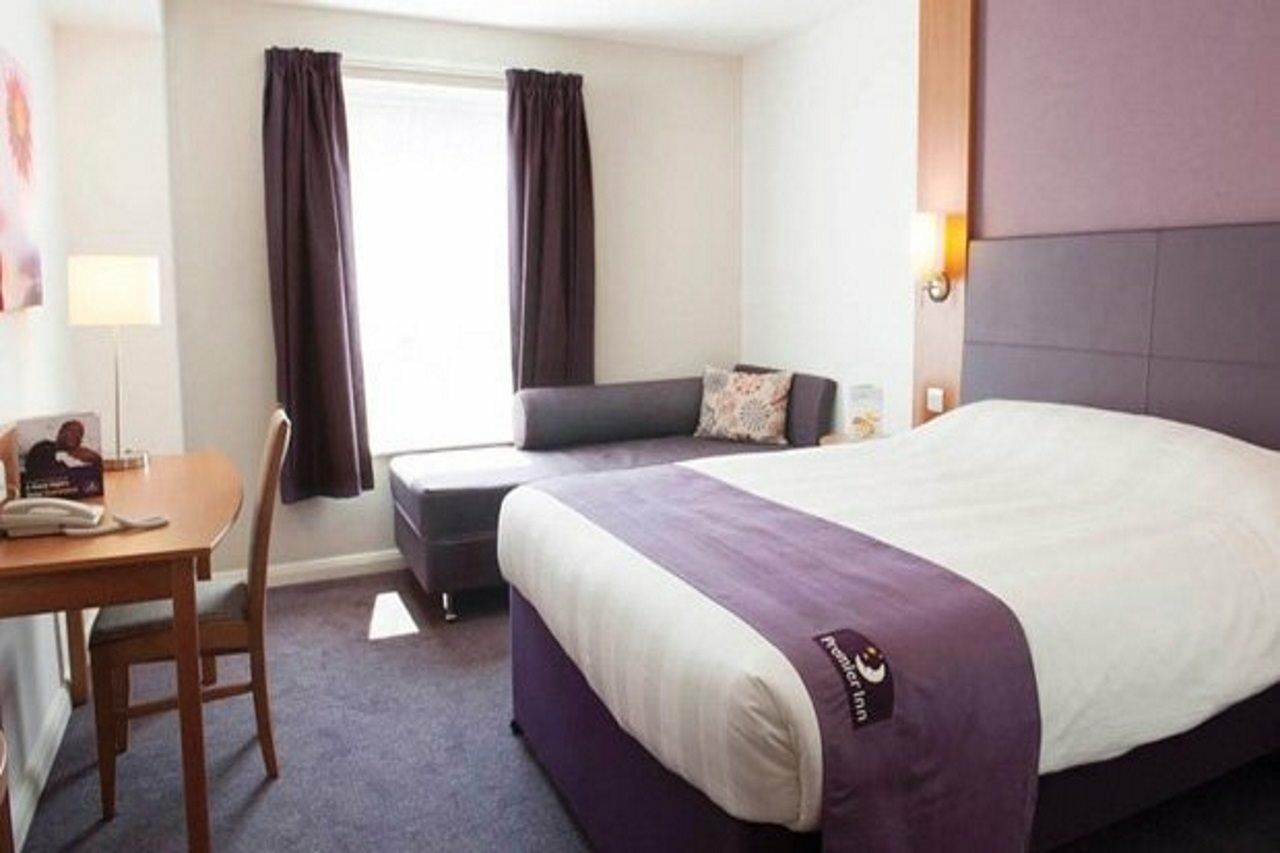 Premier Inn イブシャム エクステリア 写真